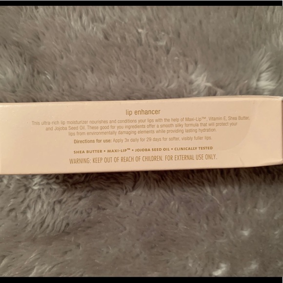 JOUER Lip Enhancer - Picture 4 of 5